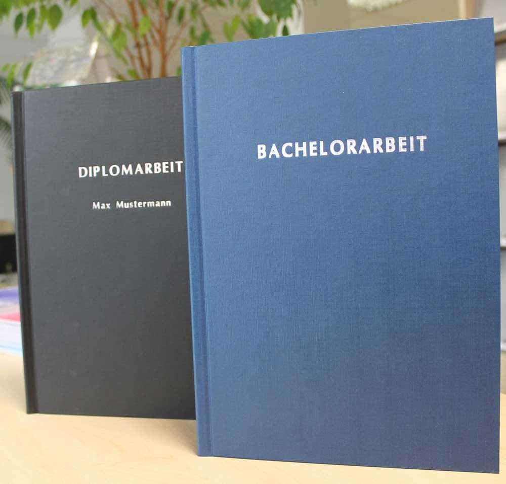 Geprägte Hardcover aus unserem Copyshop: Bachelorarbeit und Diplomarbeit